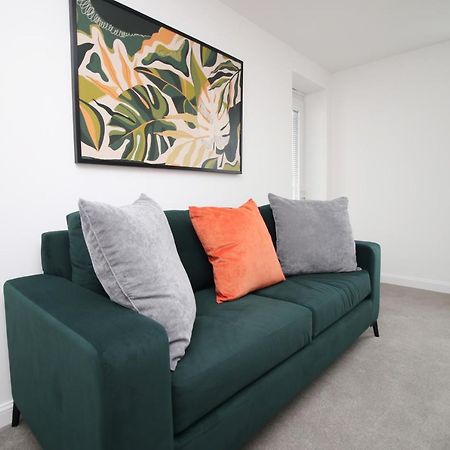 No 43 Stadium Views By Ssw - 2Br, Parking, Sleeps 4, 3Min Walk To Stadium, 10Min Drive To City Centre, Marina And Close To M4 Morriston Ngoại thất bức ảnh