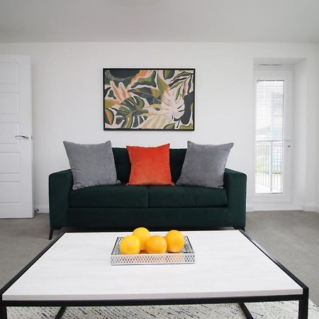 No 43 Stadium Views By Ssw - 2Br, Parking, Sleeps 4, 3Min Walk To Stadium, 10Min Drive To City Centre, Marina And Close To M4 Morriston Ngoại thất bức ảnh