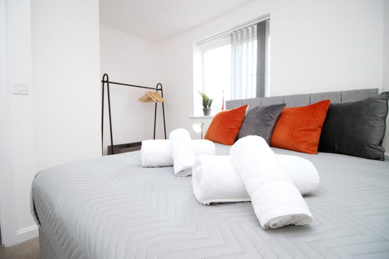 No 43 Stadium Views By Ssw - 2Br, Parking, Sleeps 4, 3Min Walk To Stadium, 10Min Drive To City Centre, Marina And Close To M4 Morriston Ngoại thất bức ảnh