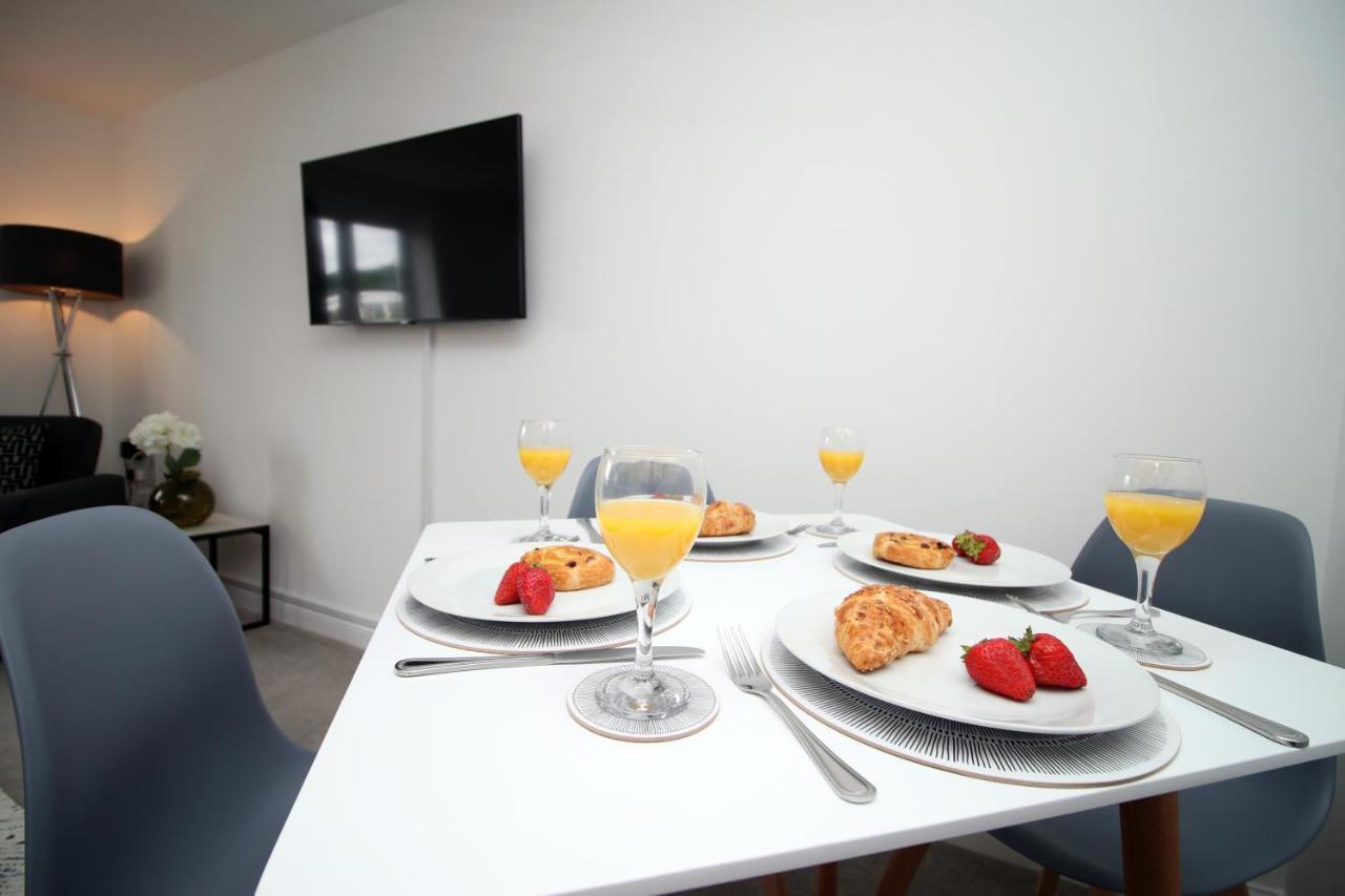 No 43 Stadium Views By Ssw - 2Br, Parking, Sleeps 4, 3Min Walk To Stadium, 10Min Drive To City Centre, Marina And Close To M4 Morriston Ngoại thất bức ảnh