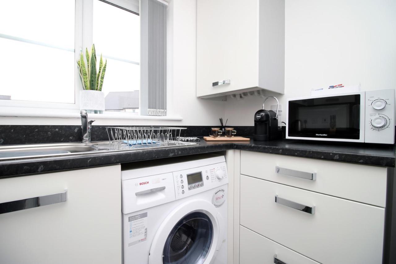 No 43 Stadium Views By Ssw - 2Br, Parking, Sleeps 4, 3Min Walk To Stadium, 10Min Drive To City Centre, Marina And Close To M4 Morriston Ngoại thất bức ảnh