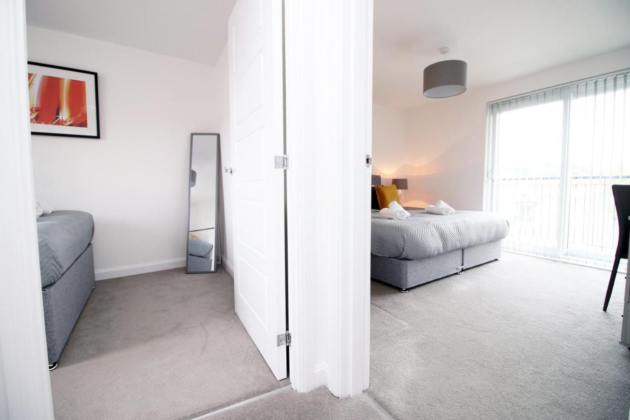 No 43 Stadium Views By Ssw - 2Br, Parking, Sleeps 4, 3Min Walk To Stadium, 10Min Drive To City Centre, Marina And Close To M4 Morriston Ngoại thất bức ảnh